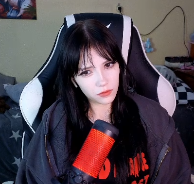 399x379